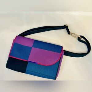 Rothy’s - The Belt Bag in Sugared Berry